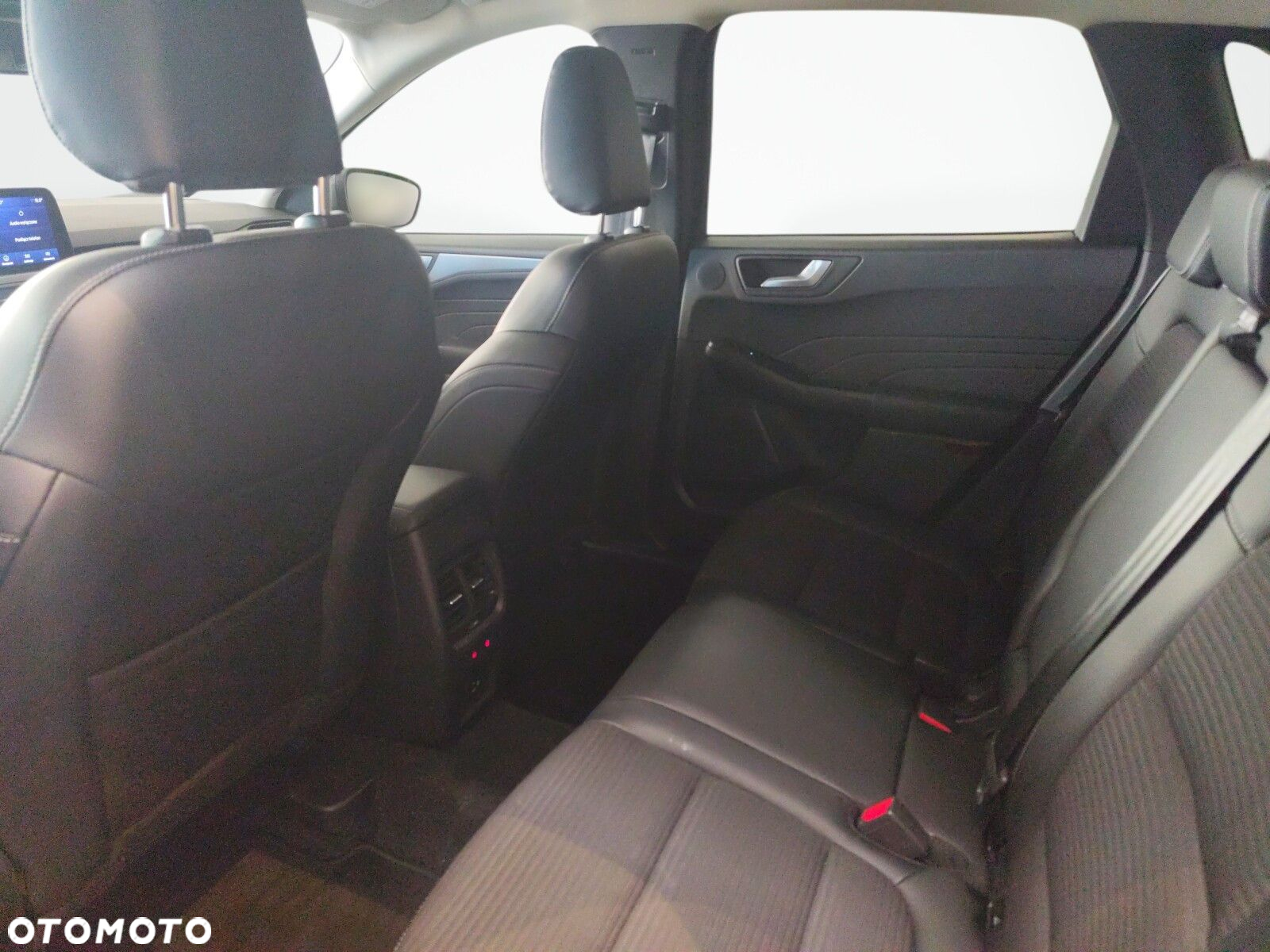 Ford Kuga - 12