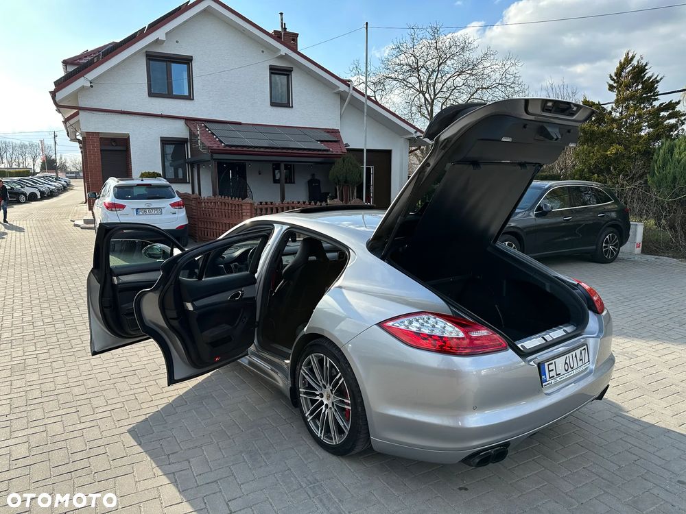 Porsche Panamera GTS - 27