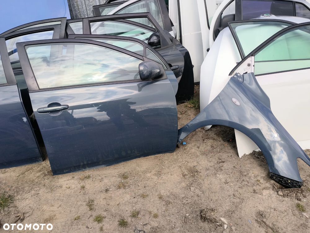 TOYOTA COROLLA E15 sedan drzwi tylne tył lewy lewe kompletnie 8T8 - 4