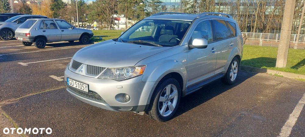 Mitsubishi Outlander 2.0 DID Intense + - 1