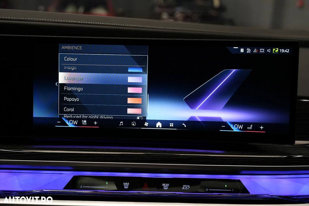 BMW Seria 7 740d xDrive MHEV - 31