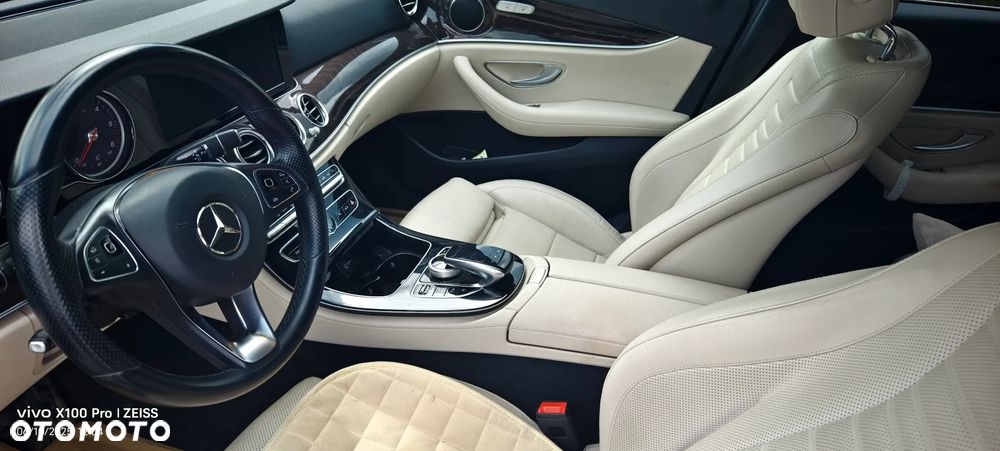 Mercedes-Benz Klasa E 220 d 4-Matic 9G-TRONIC - 18