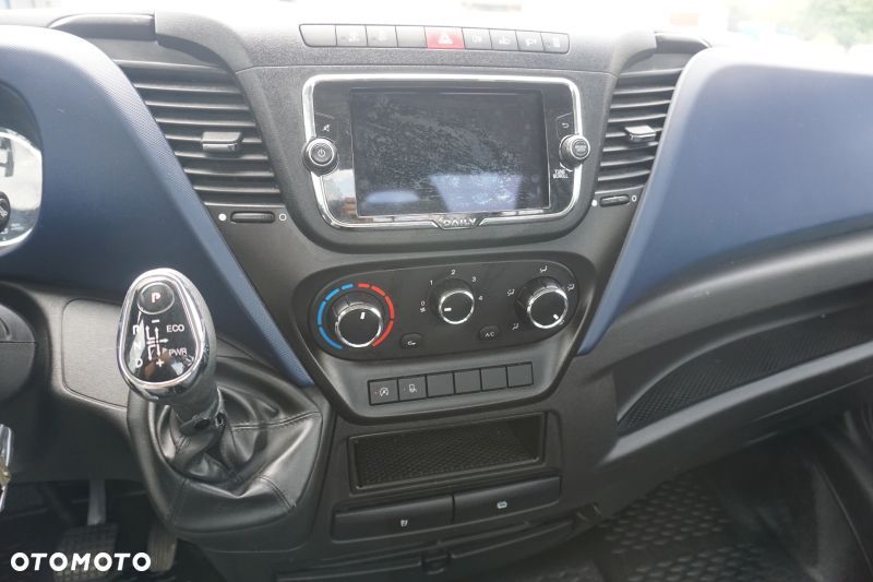 Iveco 35C14 rama skrzynia wywrotka HDs żuraw - 9