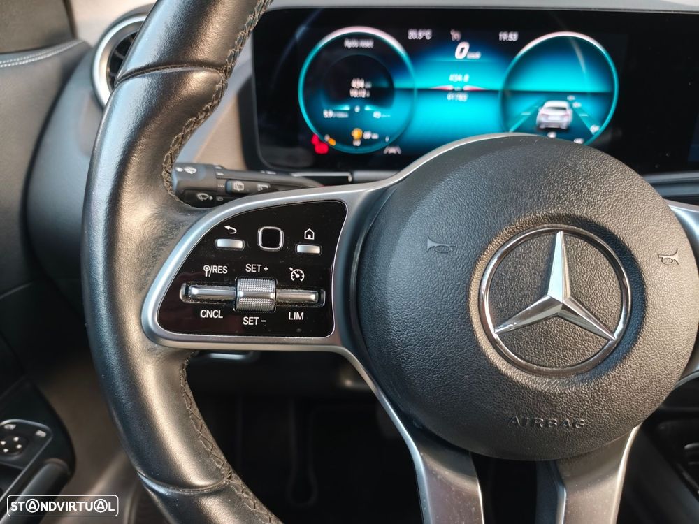 Mercedes-Benz GLA 180 d Progressive - 25