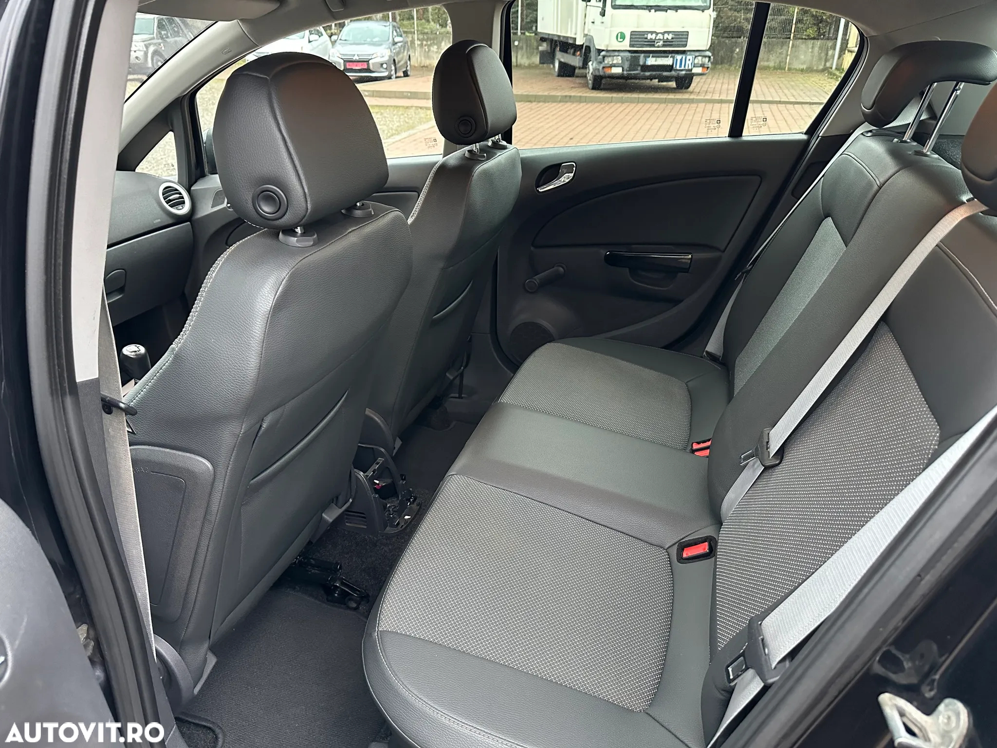 Opel Corsa 1.3 CDTI EcoFlex Cosmo - 36