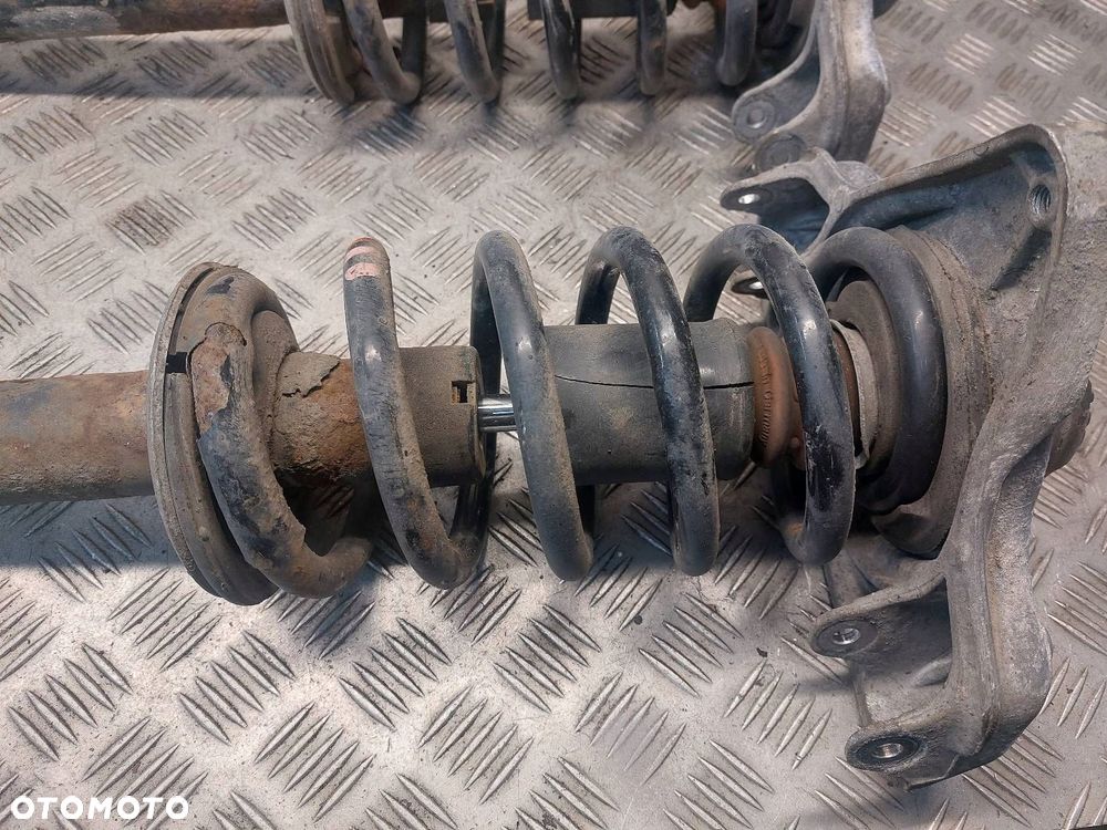 AMORTYZATOR + SPRĘŻYNA LEWY PRZÓD + PRAWY PRZÓD AUDI A4 B6 1.9 TDI - 2