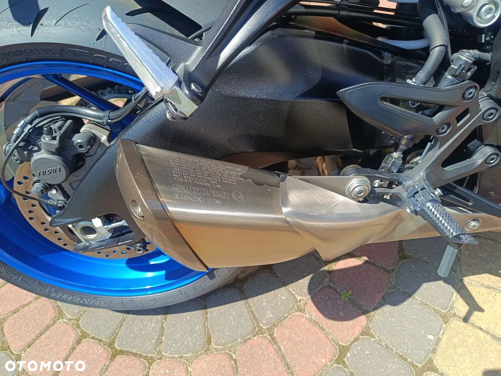 Suzuki GSX 1000 - 22