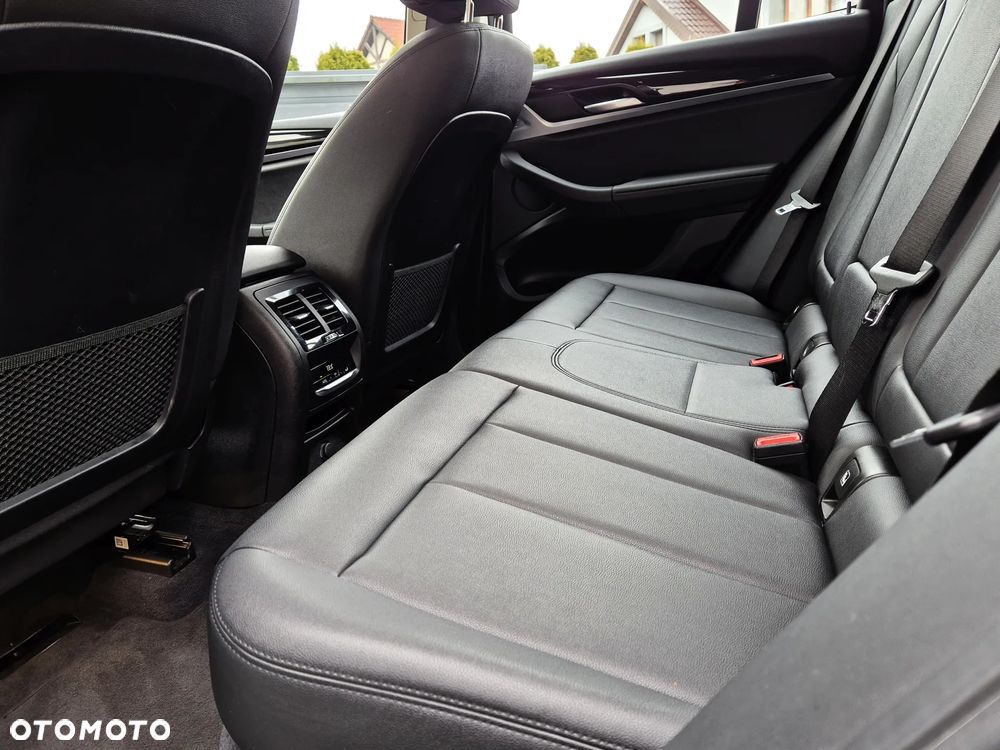 BMW X3 xDrive20d Advantage - 17