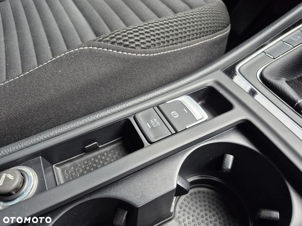 Volkswagen Golf - 26