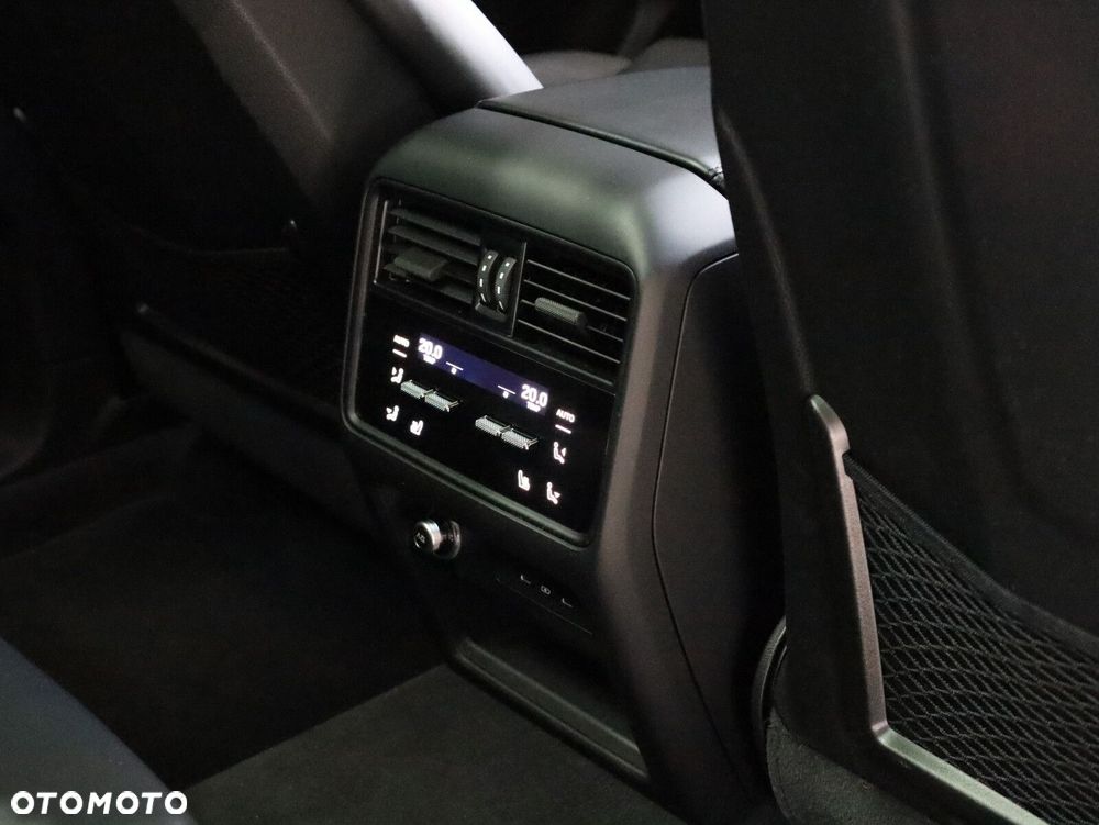 Porsche Cayenne - 22