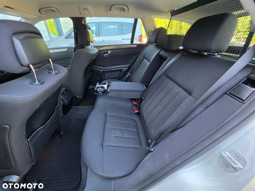 Mercedes-Benz Klasa E 200 CGI BlueEFFICIENCY Automatik Elegance - 8