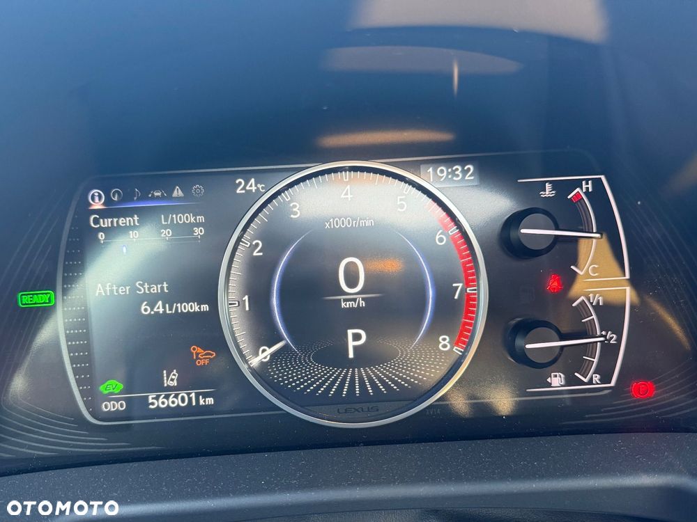 Lexus ES 300h Business Edition - 11