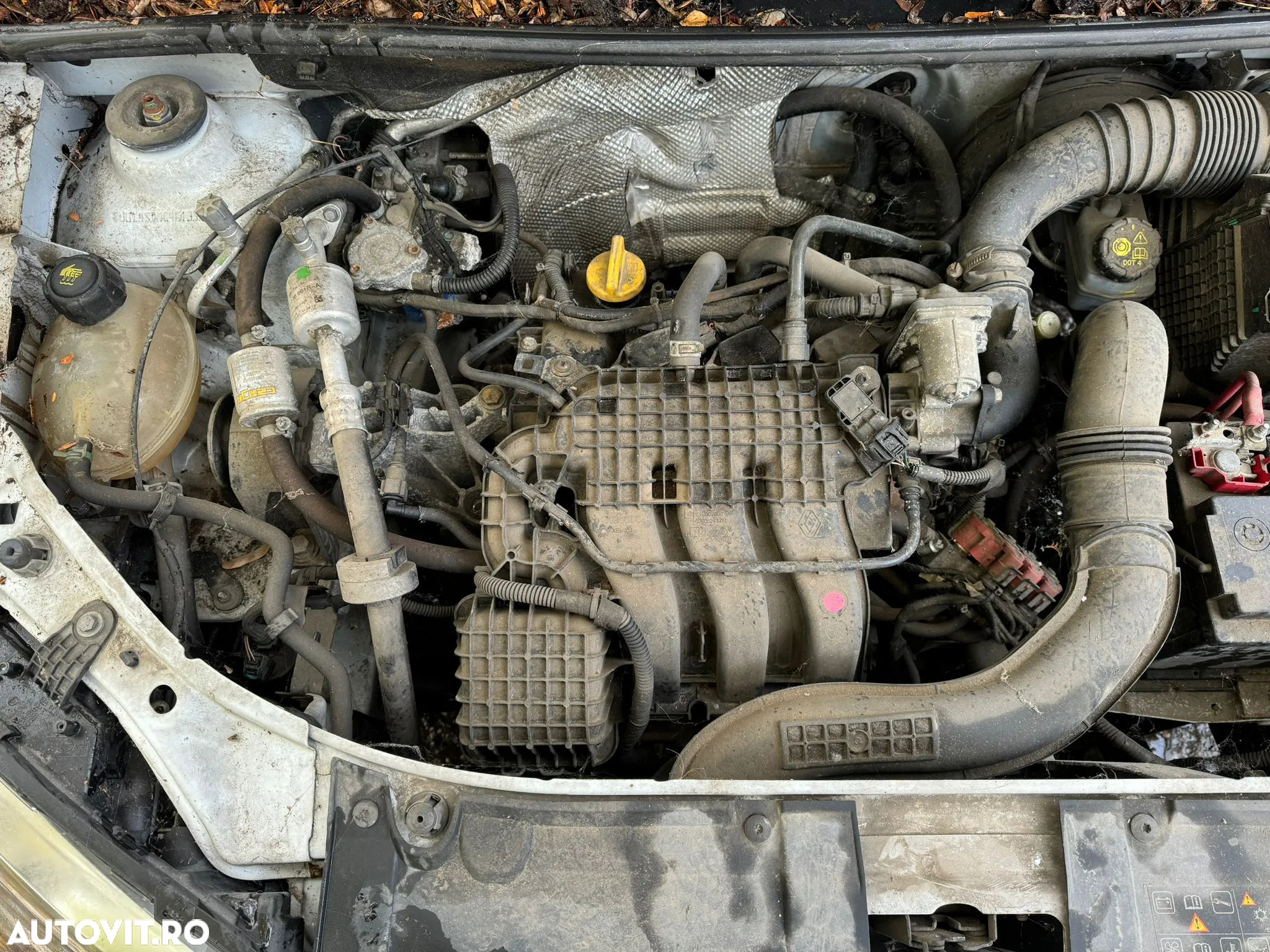 Dezmembrez Dacia Logan 2 2019 alb 1.0 SCE benzina facelift - 3