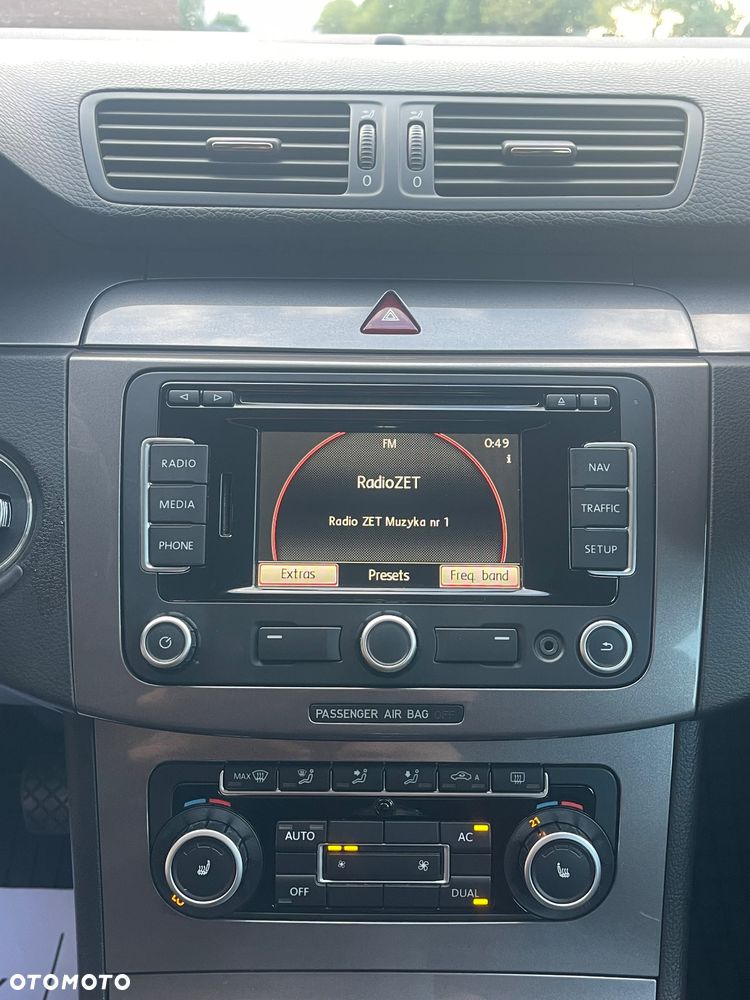 Volkswagen Passat 2.0 TDI DPF Highline - 19