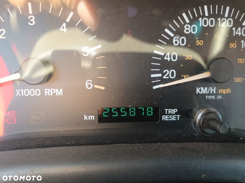 Jeep Cherokee 2.5 Sport - 24