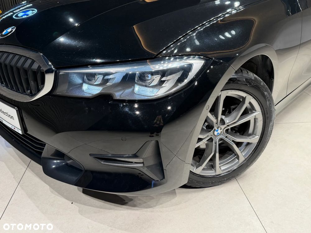 BMW Seria 3 318i - 9