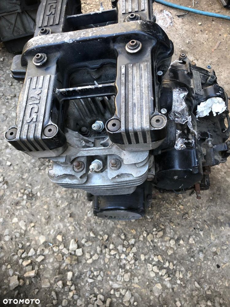 Yamaha XJ 750 Silnik - 3