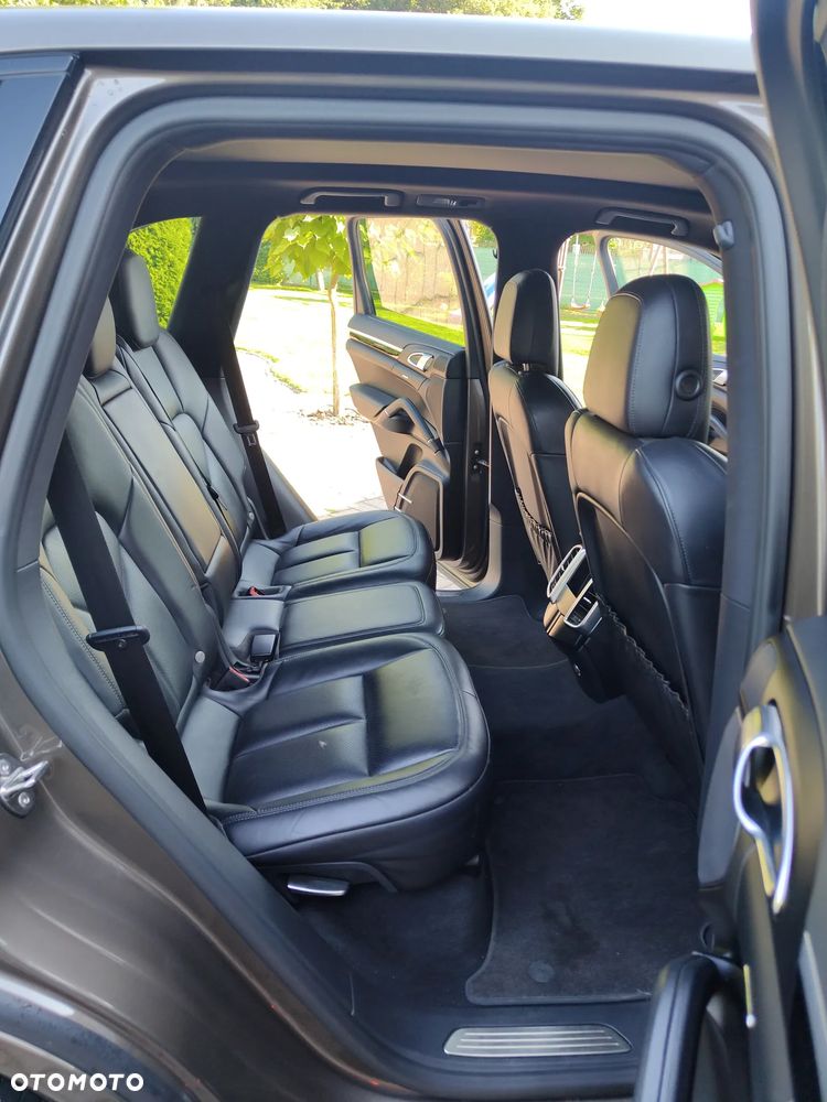 Porsche Cayenne Platinum Edition - 23