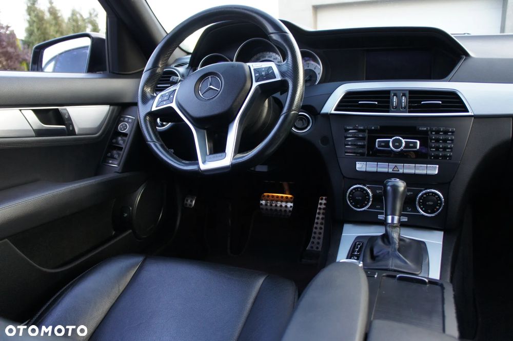Mercedes-Benz Klasa C 250 CGI BlueEff Avantgarde - 16