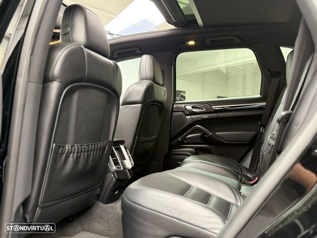 Porsche Cayenne Platinum Edition - 9