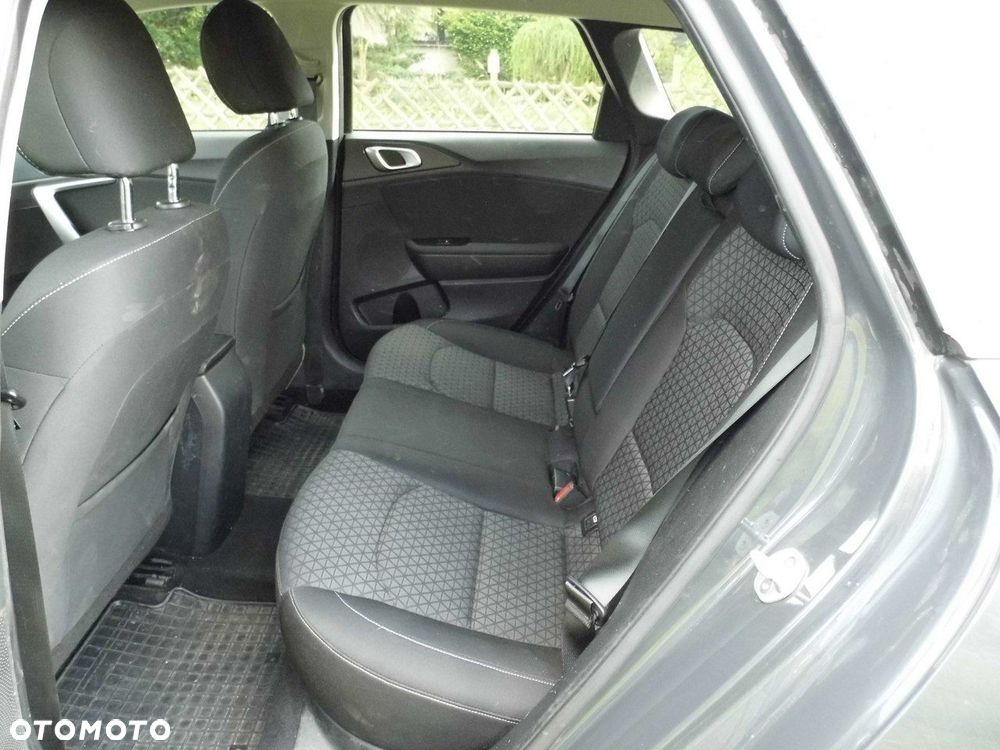 Kia Ceed - 6