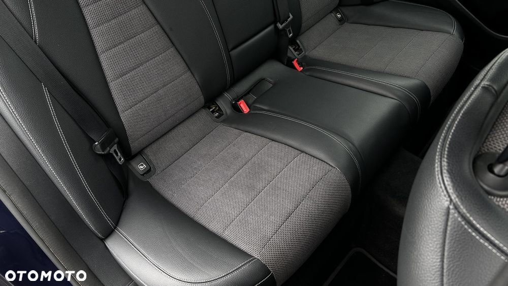 Mercedes-Benz Klasa E 220 d 4Matic 9G-TRONIC AMG Line - 28