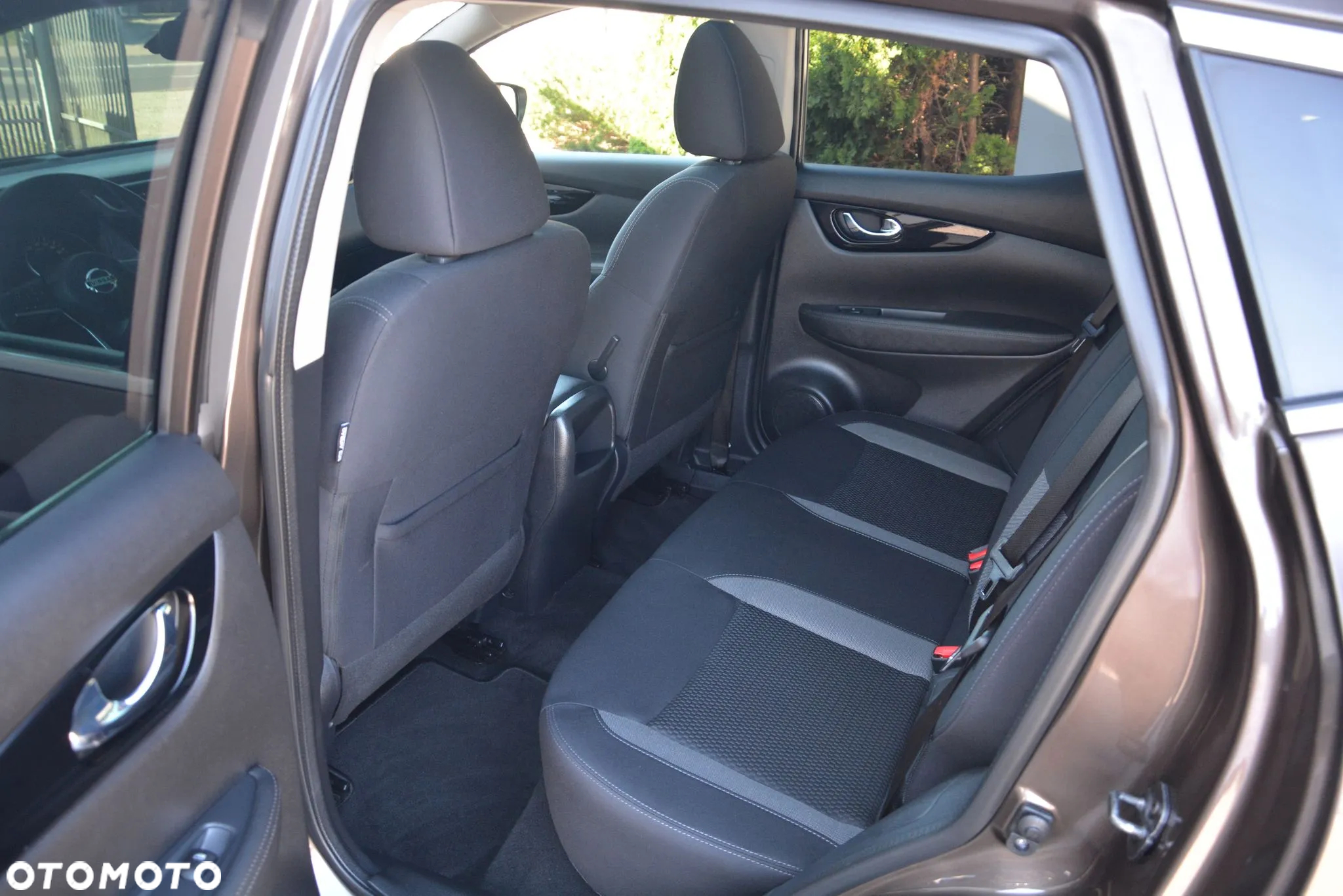 Nissan Qashqai 1.3 DIG-T N-CONNECTA - 18