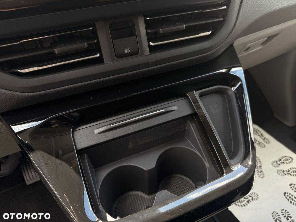Ford Tourneo Custom - 16
