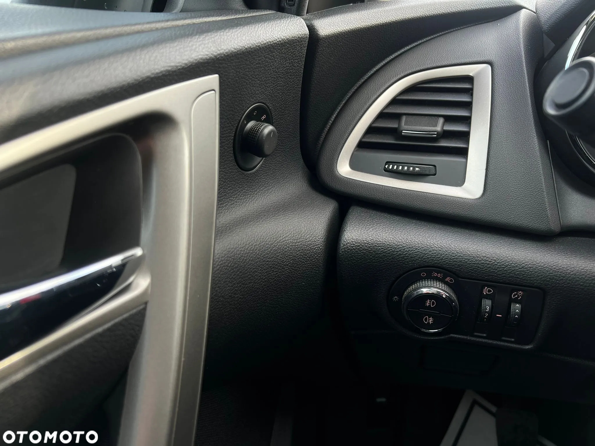 Opel Astra 1.4 Turbo Cosmo - 37