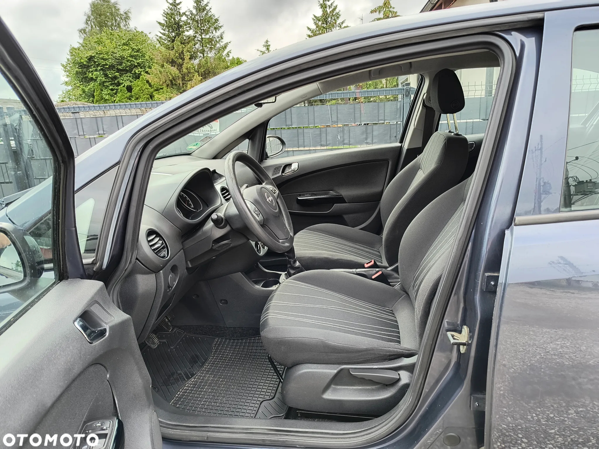Opel Corsa 1.2 16V - 12