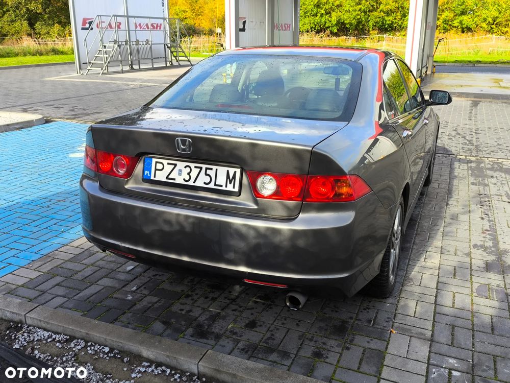 Honda Accord 2.0 Sport - 19
