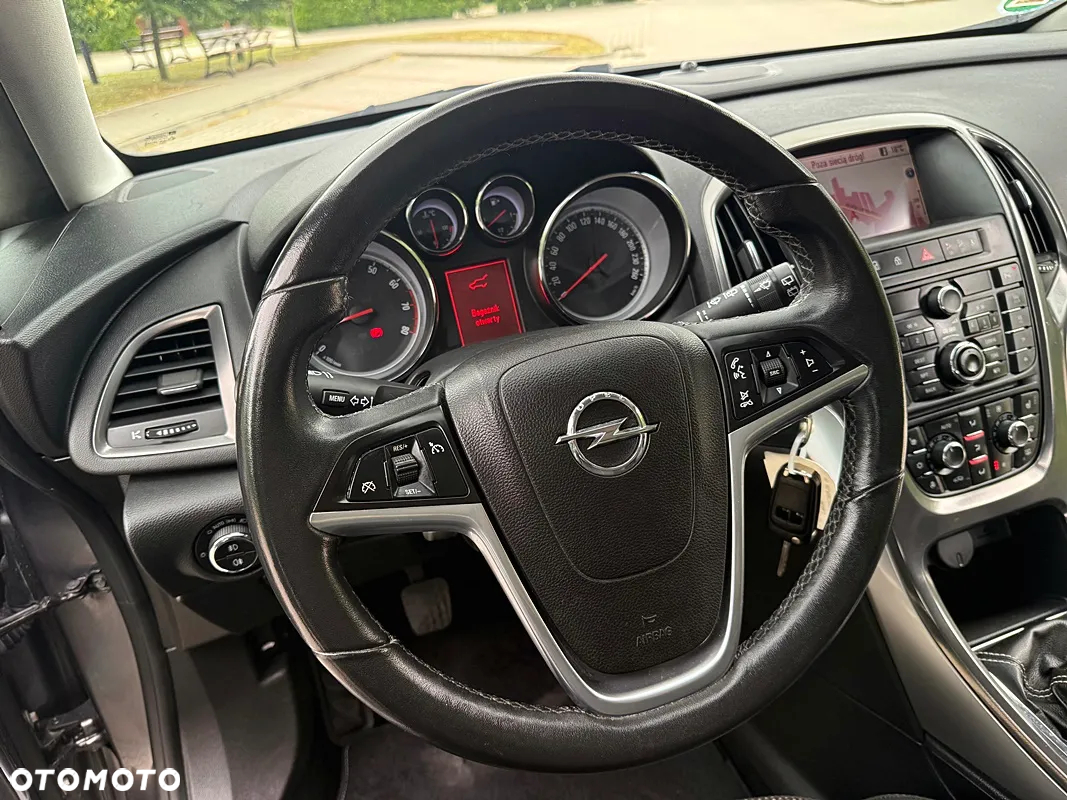 Opel Astra 1.4 Turbo Cosmo - 21