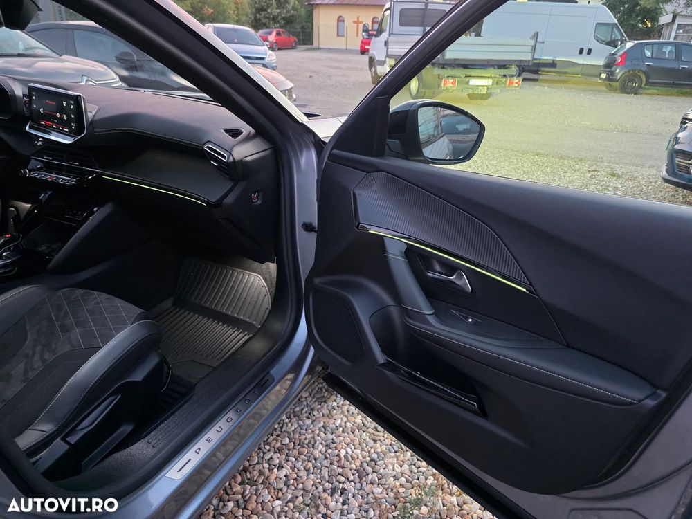 Peugeot 2008 PureTech 155 EAT8 GT - 18