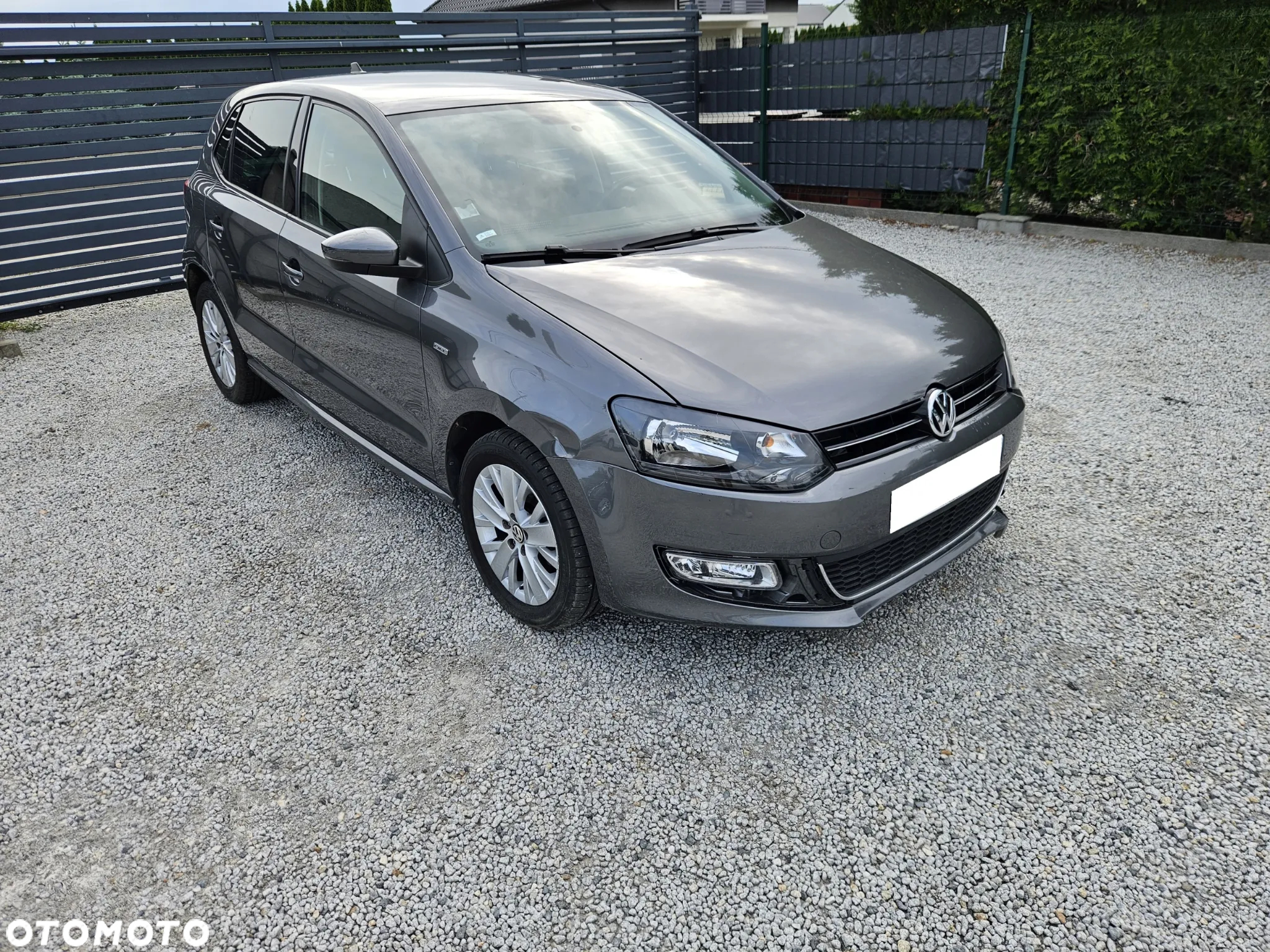 Volkswagen Polo 1.4 16V Trendline DSG - 2