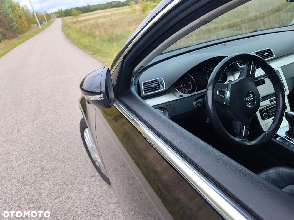 Volkswagen Passat 2.0 TDI DPF DSG 4Motion Highline - 23