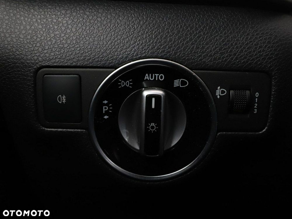 Mercedes-Benz Klasa B 180 Style - 31