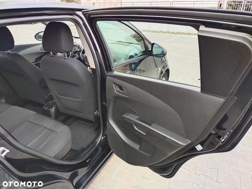 Chevrolet Aveo 1.4 16V LS - 10
