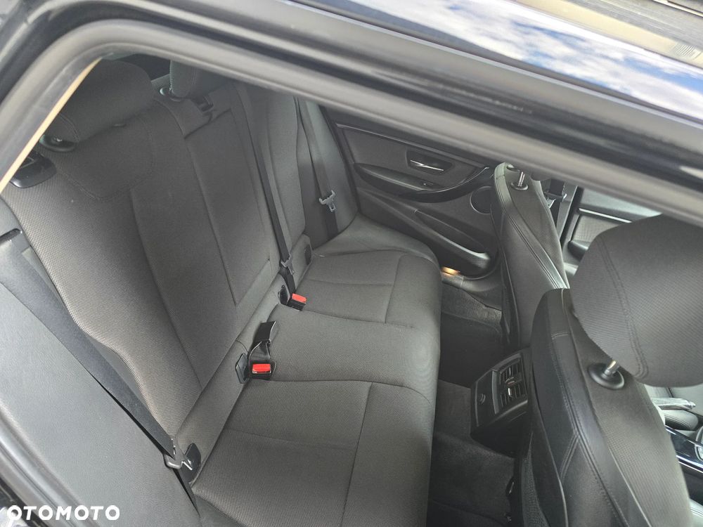 BMW Seria 3 - 12