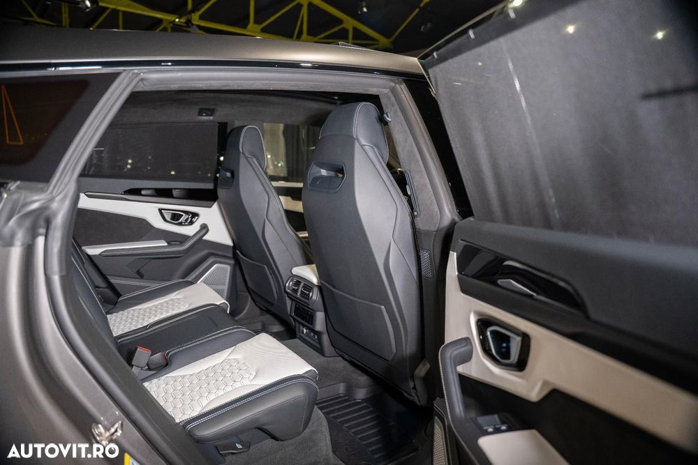 Lamborghini URUS - 29