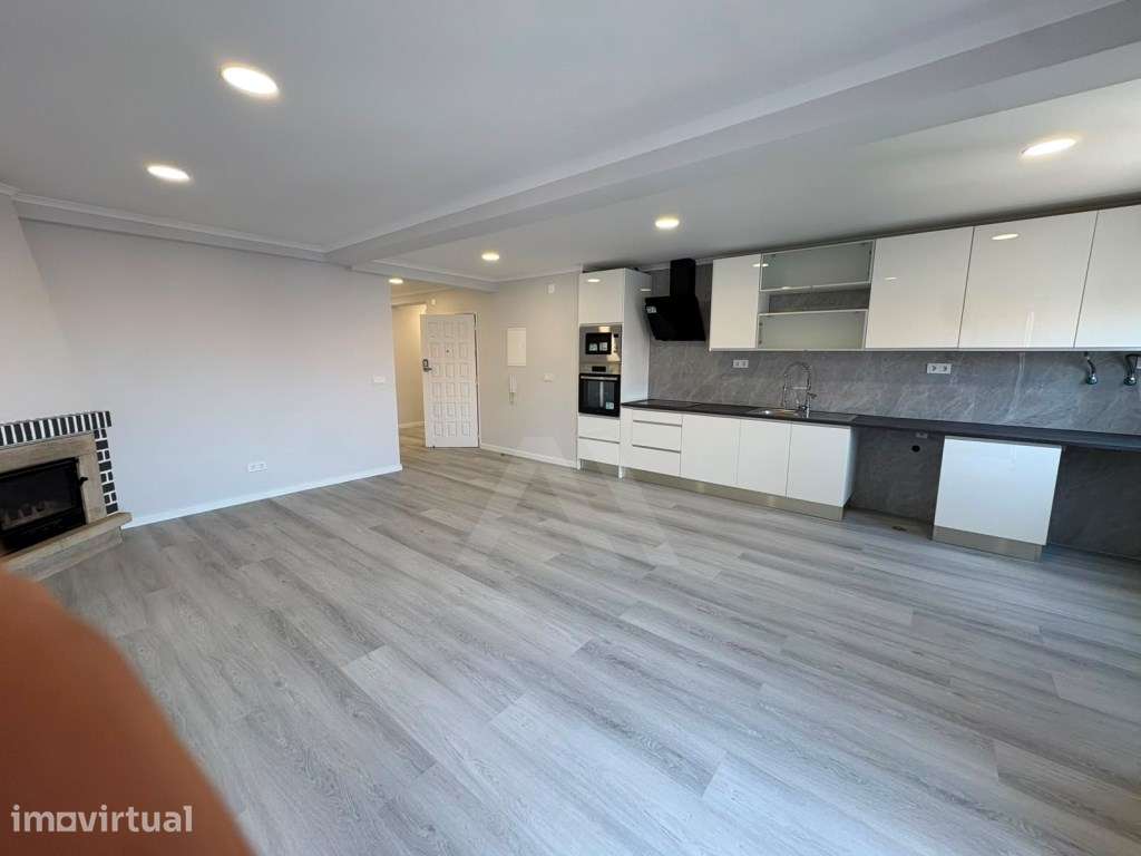 Apartamento T4 usado com 120 m² em Amora, Seixal, Setúbal. - Grande imagem: 4/17
