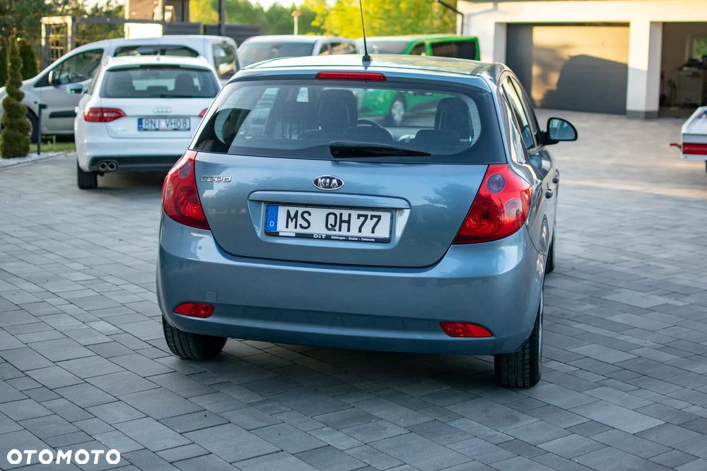 Kia Ceed - 15