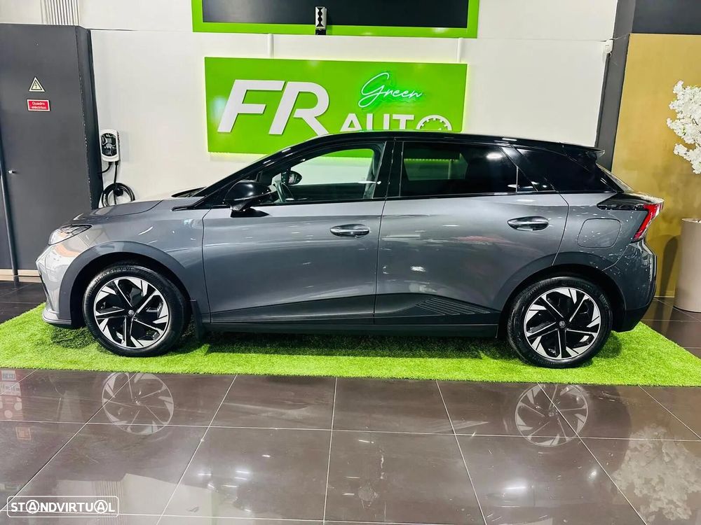 MG MG4 64 kWh Luxury - 12