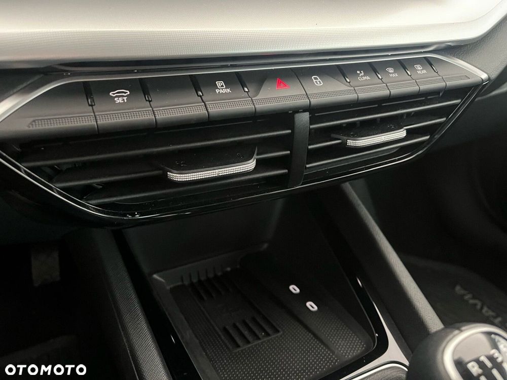 Skoda Octavia 1.5 TSI Business - 32