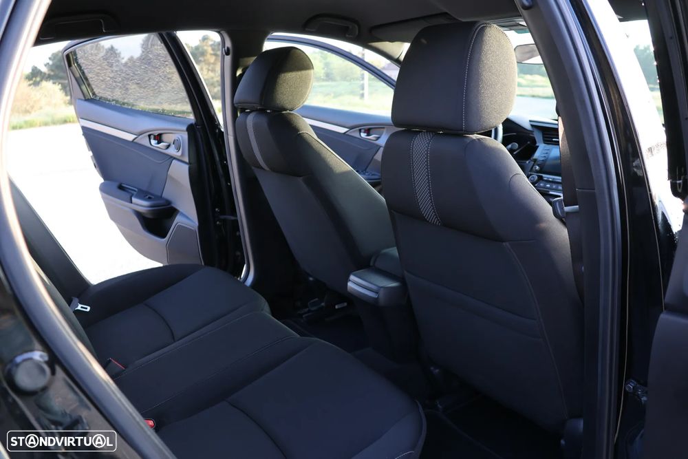 Honda Civic 1.0 i-VTEC Elegance Navi - 34