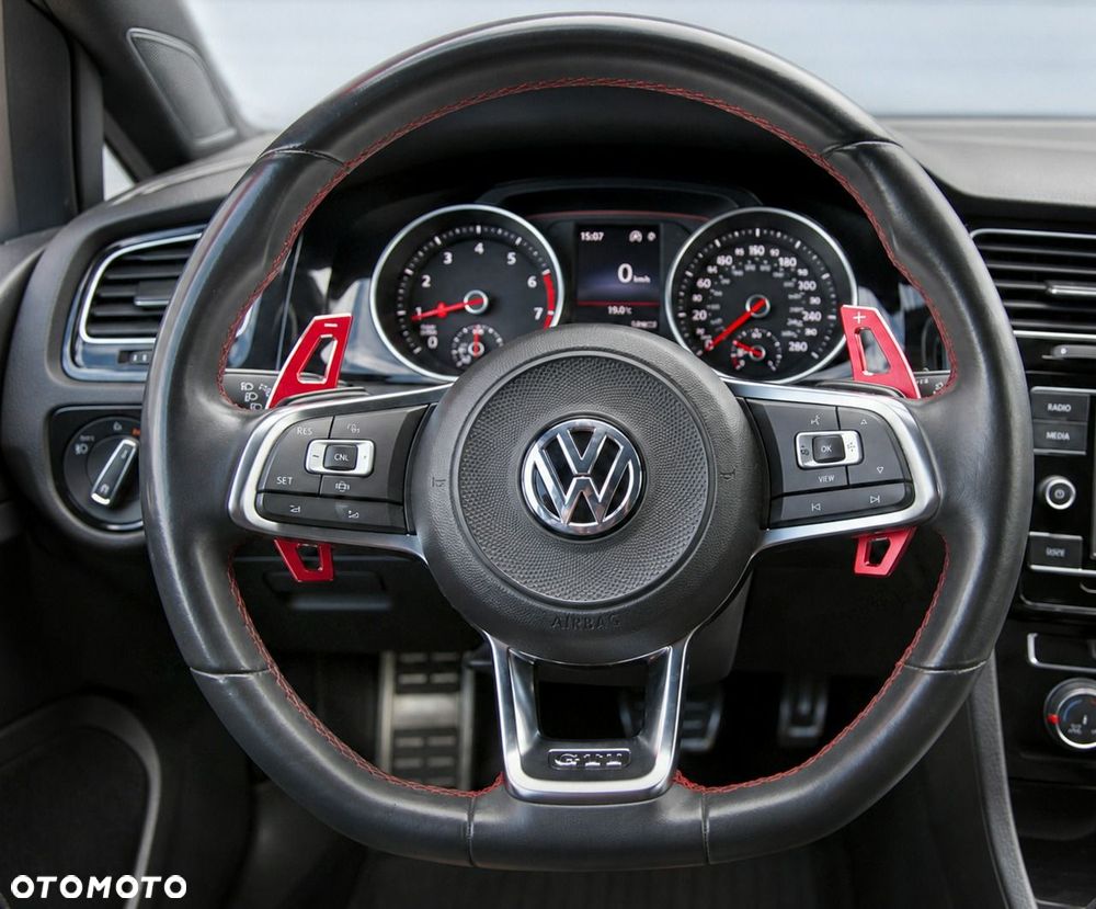 Volkswagen Golf - 13