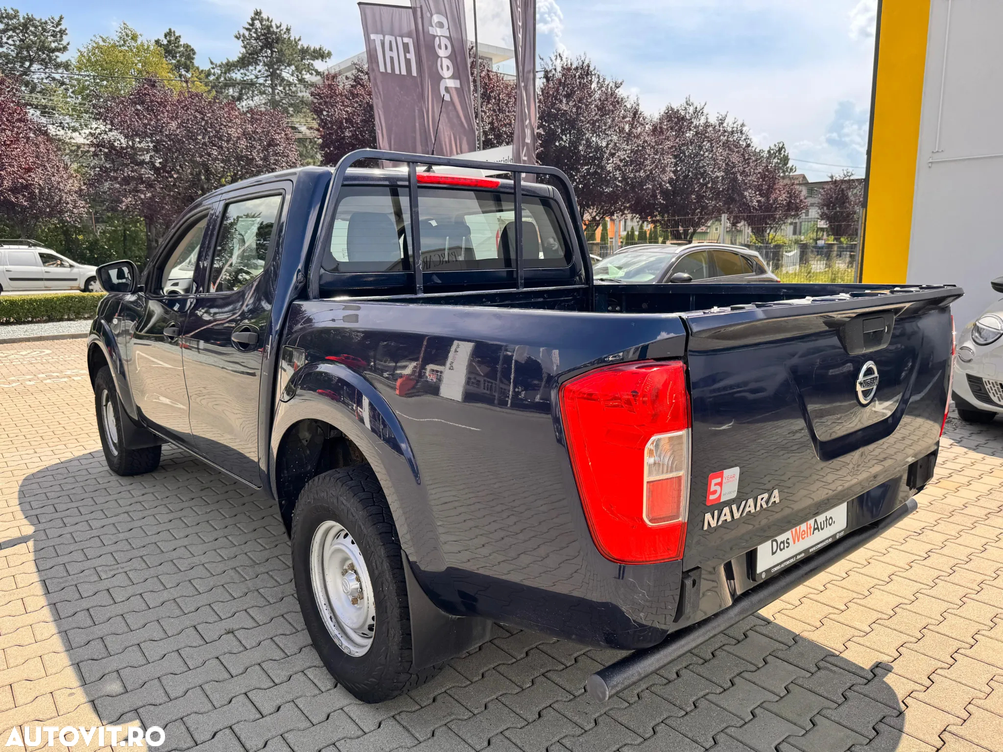 Nissan Navara 2.3 dCi Chassis Double Cab Visia - 12