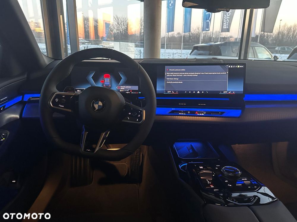 BMW Seria 5 540d xDrive mHEV - 21
