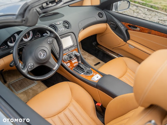 Mercedes-Benz SL - 17