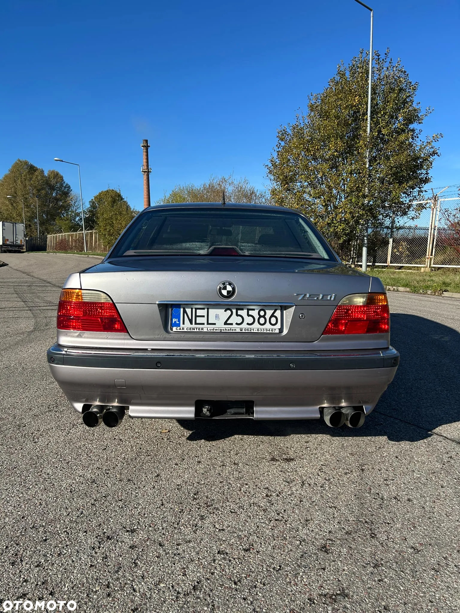 BMW Seria 7 740i V8 - 8
