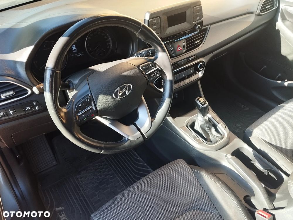 Hyundai i30 1.4 Classic + - 6